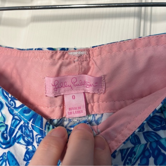 LILLY PULITZER Blue and White Shell Sailors Valentine Print Shorts Size 0 - Picture 4 of 8